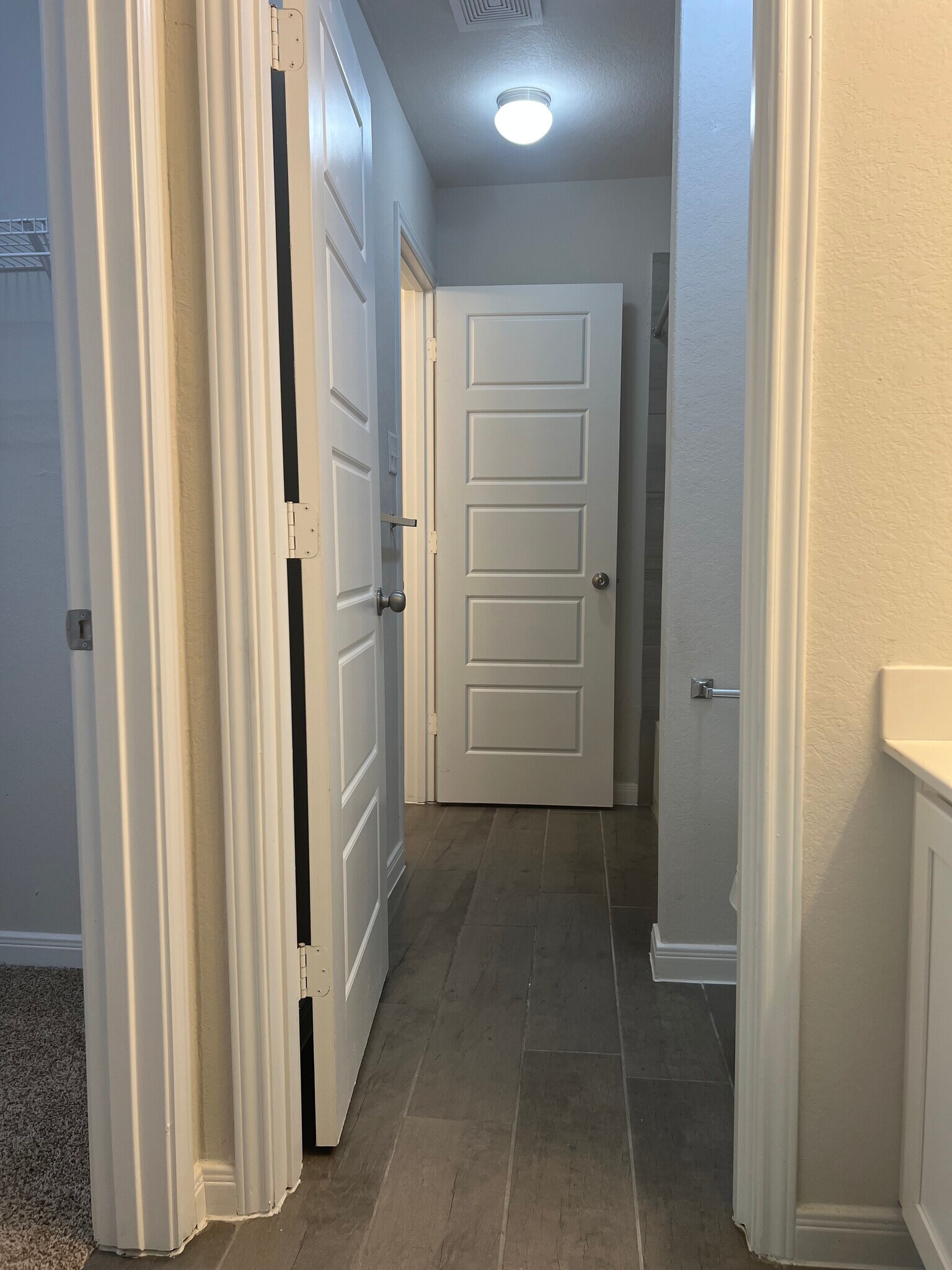 Bedroom 2 and 3 shared bathroom - 603 Hirsch Trl
