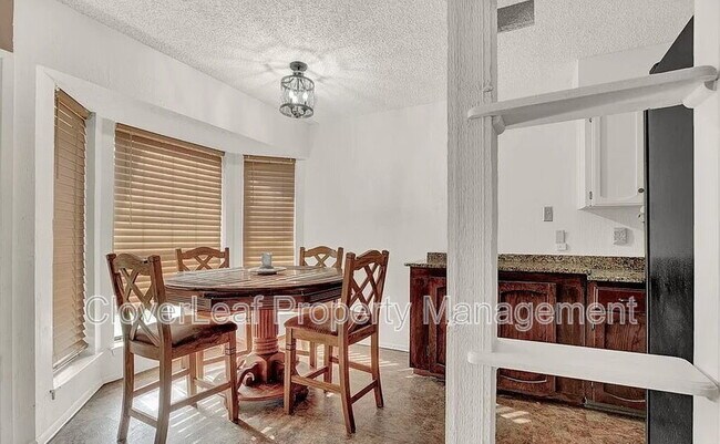 Building Photo - 1242 Hollyhock Ln