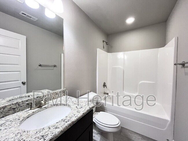 Building Photo - 3214 SW Stonepoint Ave