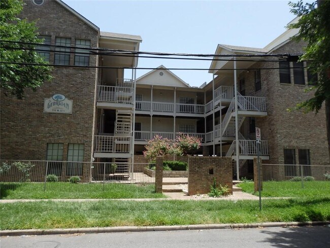 Building Photo - 715 W 22 1/2 St