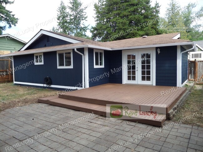 Building Photo - Super-Cute 3-Bedroom House in Fantastic Re...