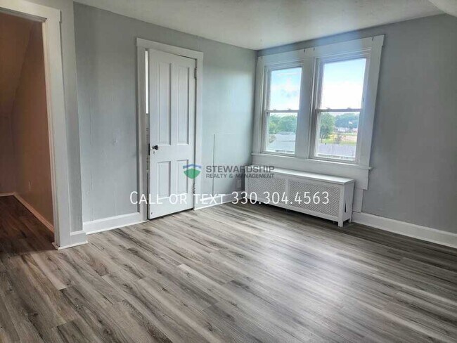 Building Photo - 12990 Lincoln Way W