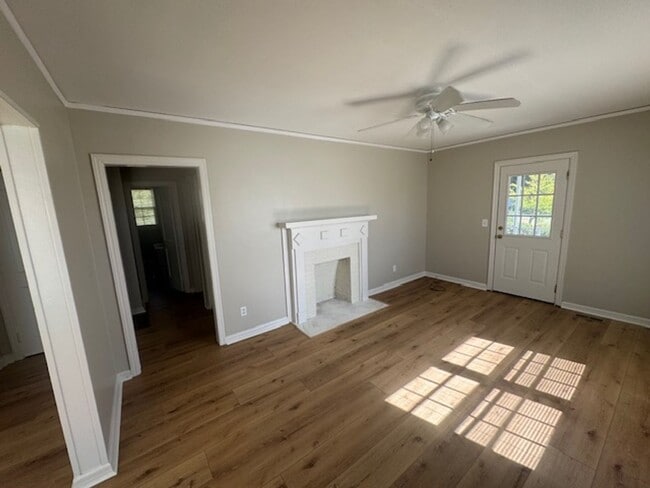 Building Photo - 245 Beechwood Cir