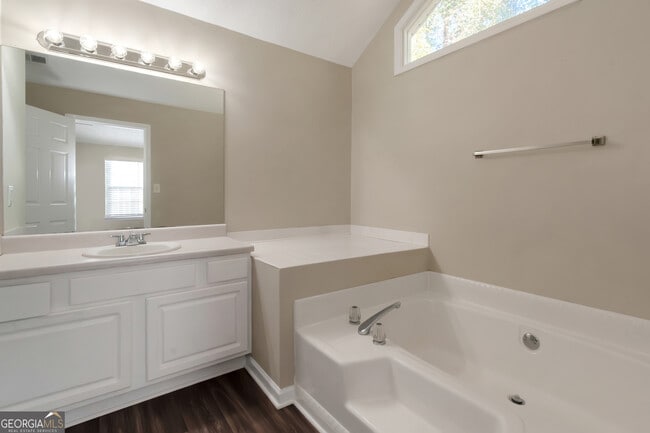 Building Photo - 123 Willow Springs Ln