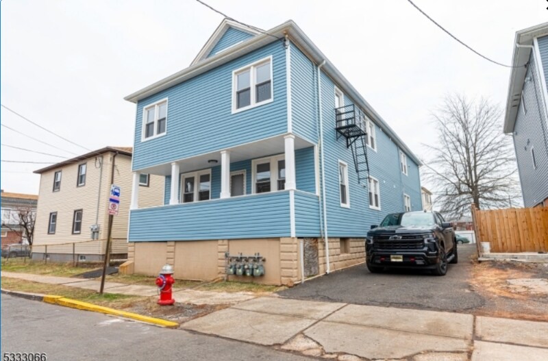 Building Photo - 676 Clarkson Ave