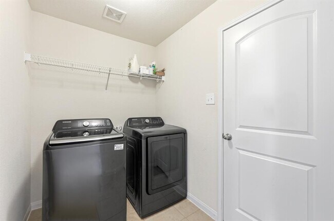 Building Photo - 1216 Violet Ln