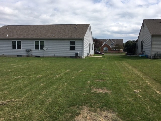 Building Photo - 562 Boulder Dr