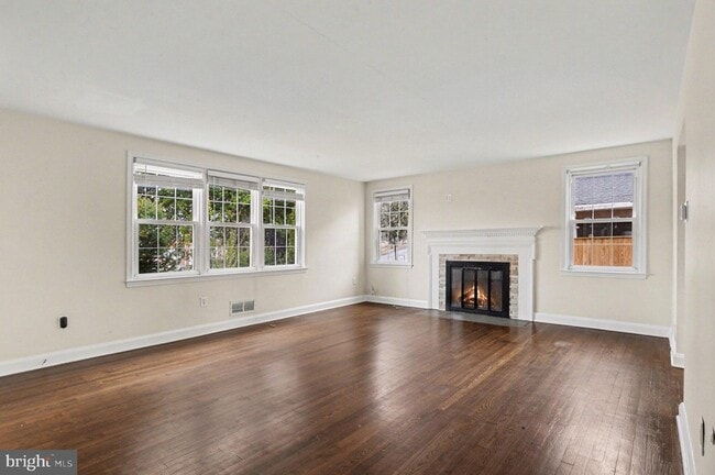 Building Photo - 1546 Putty Hill Ave