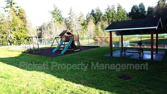 Building Photo - 4855 Bowwood Cir NE