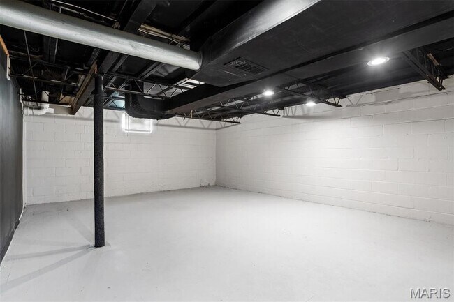 Building Photo - 1076 Wilshire Ave