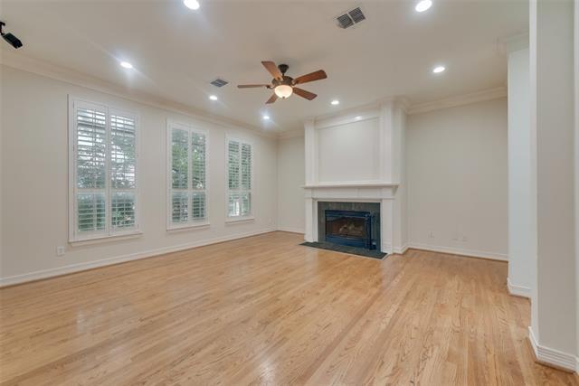 Building Photo - 3207 Cole Ave