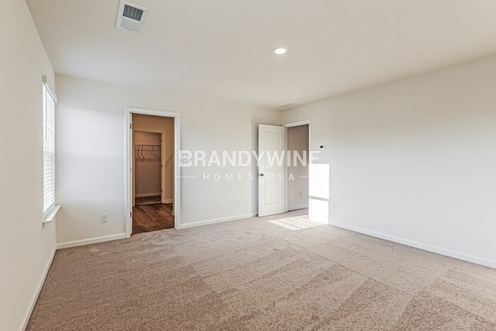 Building Photo - 1240 Arnhem Dr