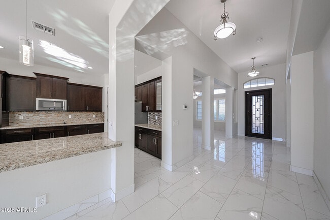 Building Photo - 6327 E Dixileta Dr