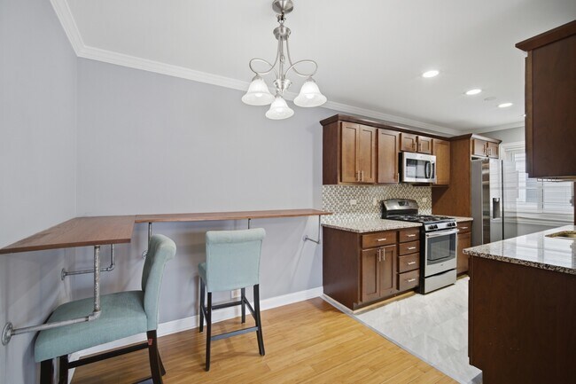 Building Photo - 1306 Cove Dr