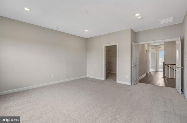 Building Photo - 43769 Metro Ter