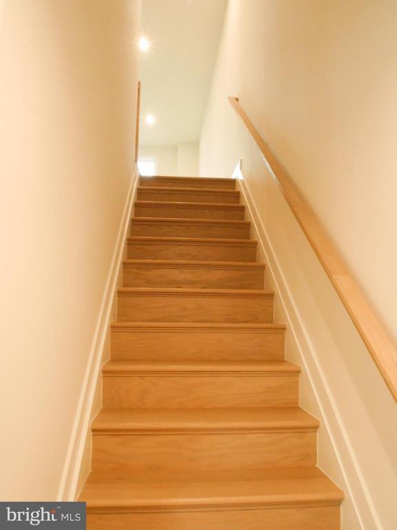 Building Photo - 120 Galaxy Pl