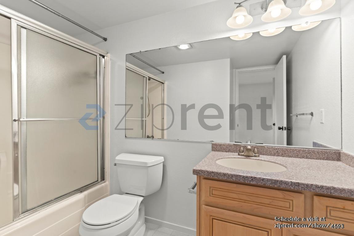 Building Photo - 11051 Firethorne Dr