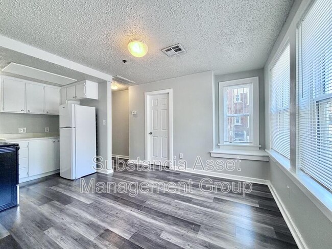 Building Photo - 727 Culbertson Dr