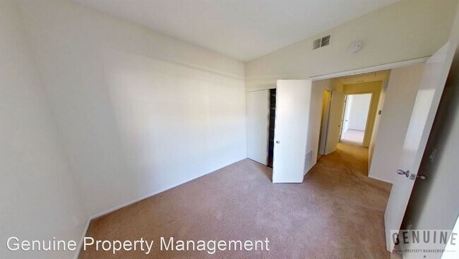 Building Photo - 2 br, 1.5 bath House - 12092 Sylvan River ...