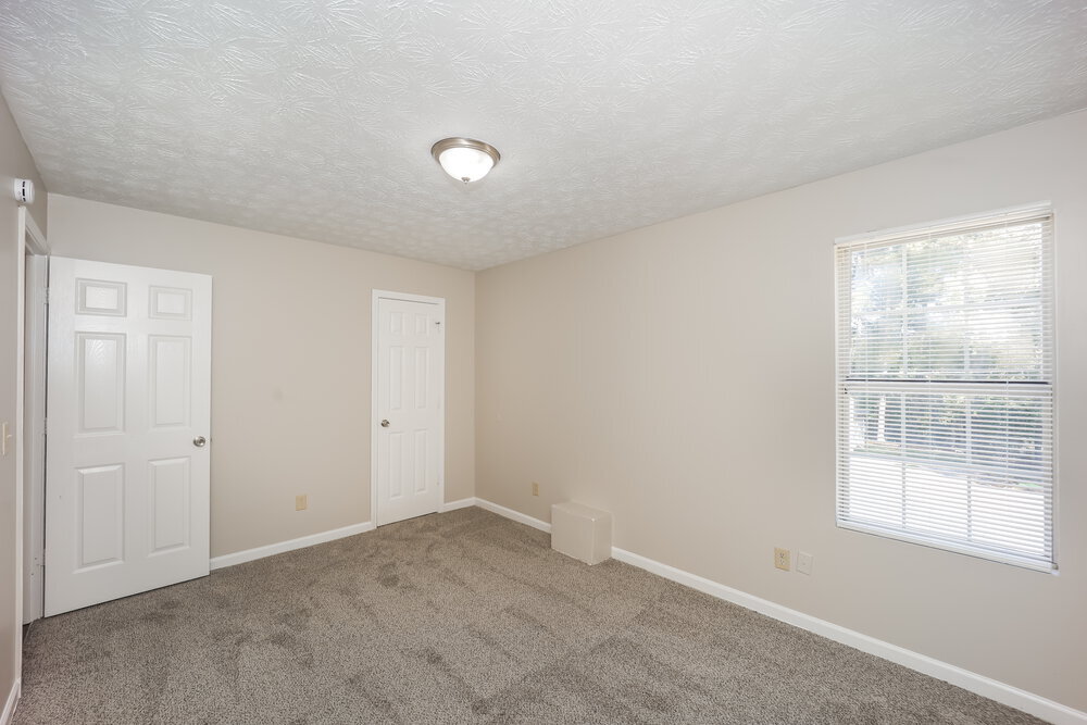 Building Photo - 6155 Forrest Ave