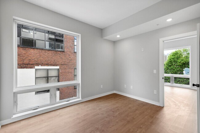 Building Photo - 308 W Chelten Ave