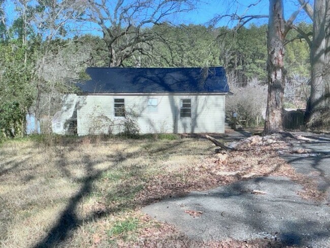 Building Photo - 70 Lakeside Dr