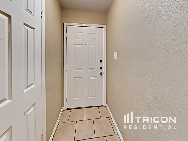 Building Photo - 5126 Casa Oro St