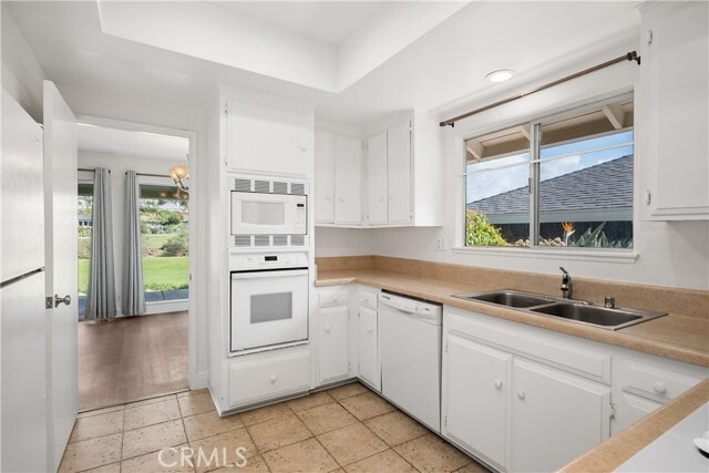 Building Photo - 2936 Calle Grande Vista