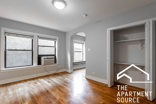 Building Photo - 550 W Arlington Pl
