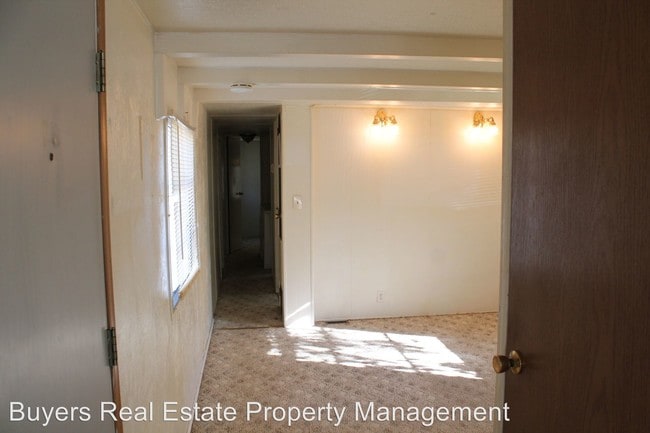 Building Photo - 4031 Lore Rd