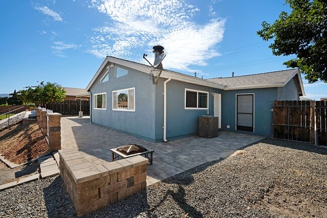 Building Photo - Beautiful 3BD 2BA House Sitting on Over 1/...