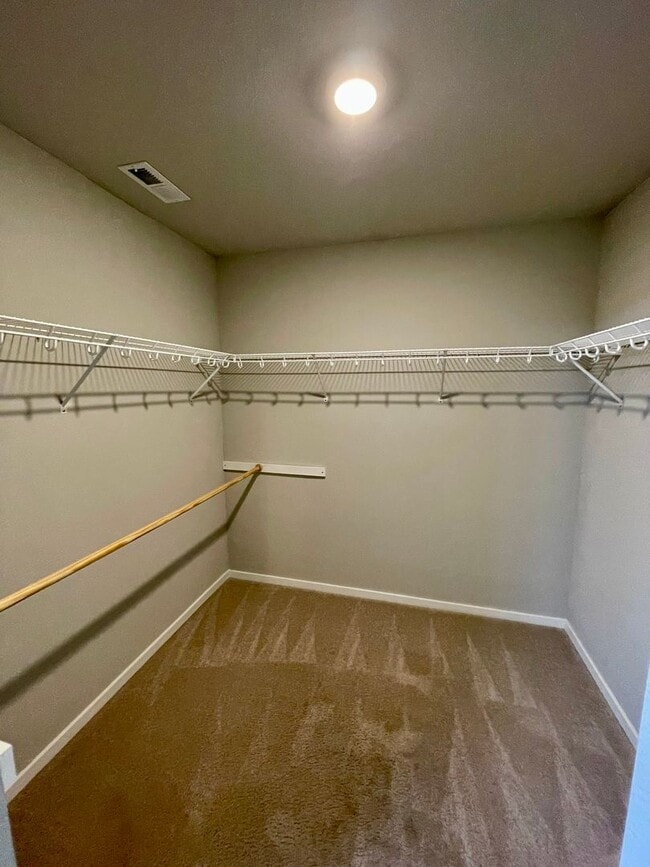 Building Photo - Welcome to your dream home in Cle Elum!