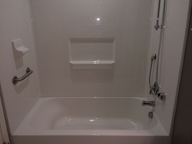 Building Photo - PENDING APPLICATIONS! Single Family Home i...