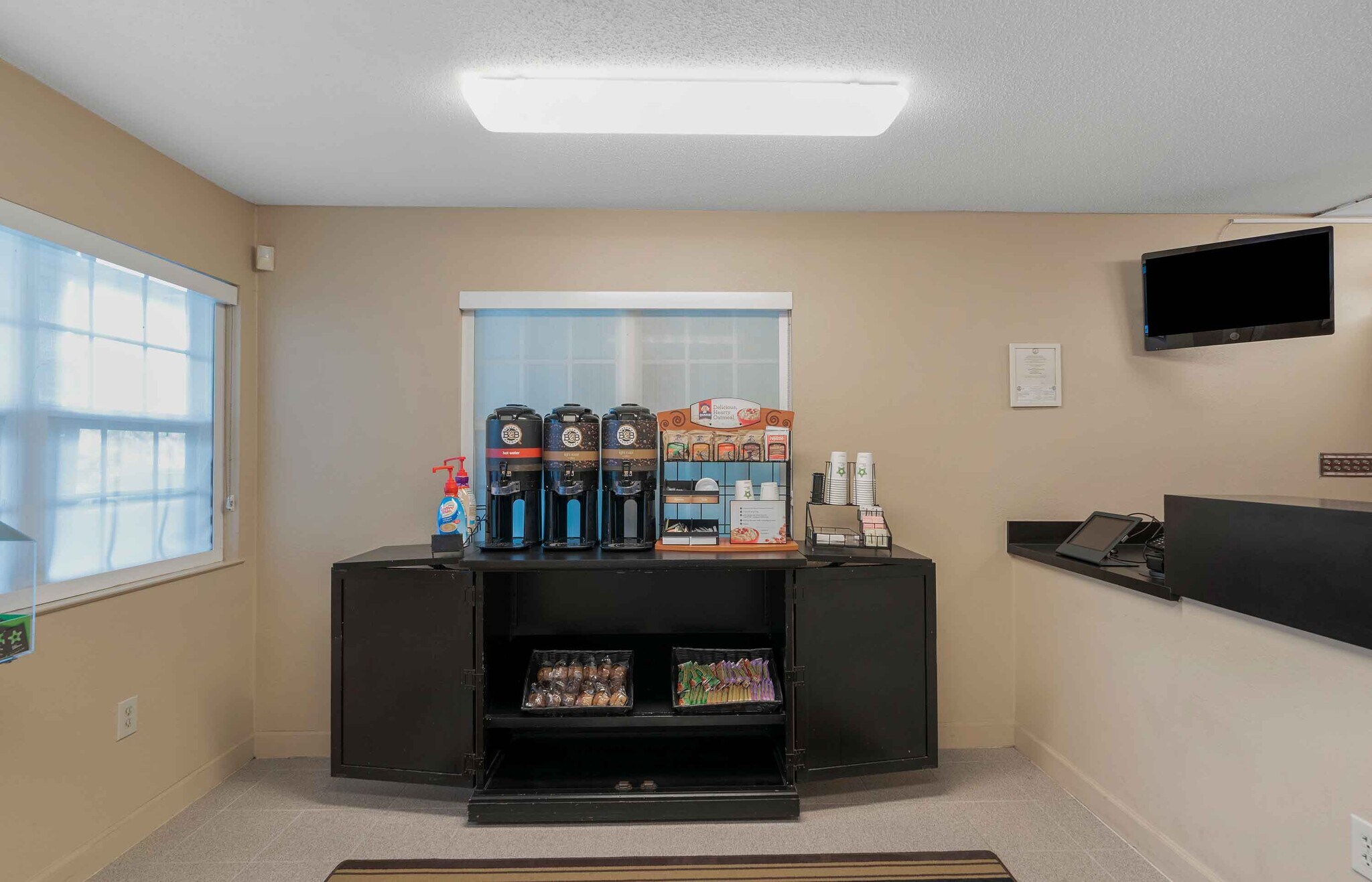 Building Photo - Furnished Studio-Virginia Beach - Independence Blvd.