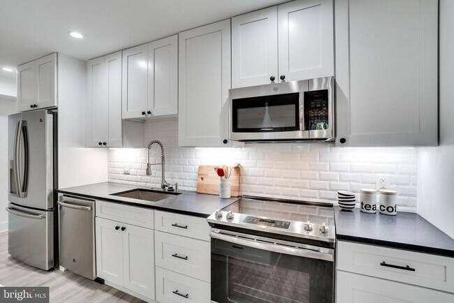 Building Photo - 22 Bryant St NW