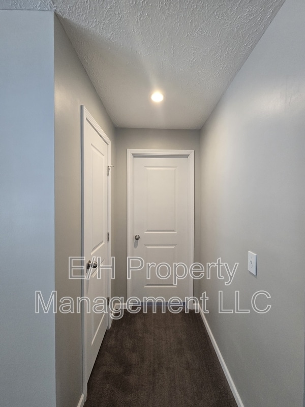 Building Photo - 501 S Edwards Ave
