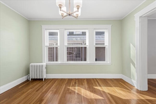 Building Photo - 51 Roslin St