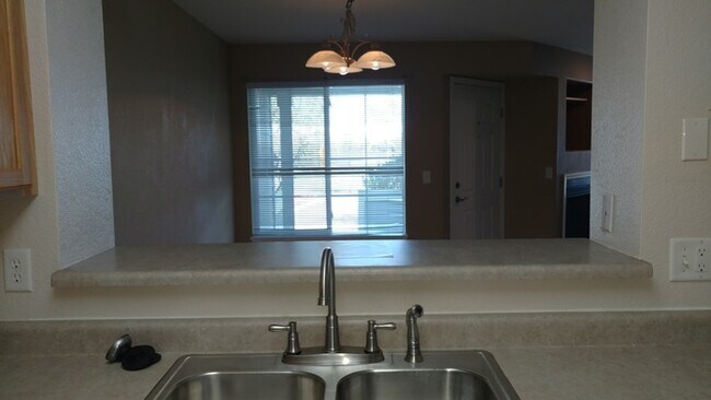 Building Photo - Beautiful and Spacious 3 Bed Condo in SE Fort Collins
