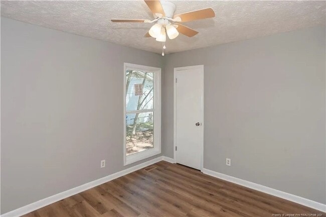 Building Photo - 2012 Lakemeadow Dr