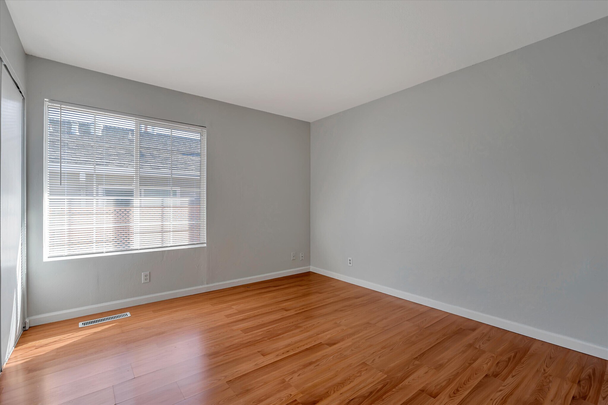 Building Photo - 30079 Vanderbilt St