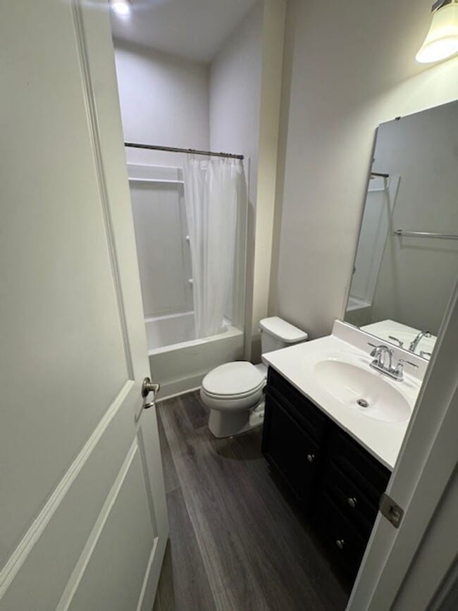 Building Photo - 4BR 3.5BA Townhome w/ 2-Car Garage • Quartz-Island Kitchen • Balcony in Matthews