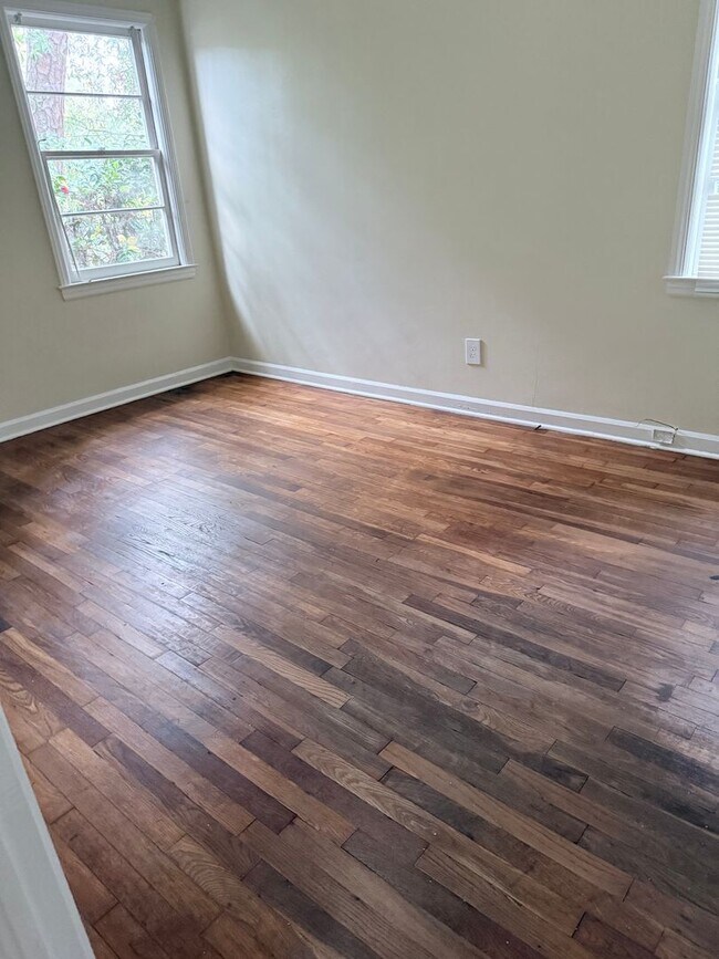 Building Photo - Derenne Dr Rental