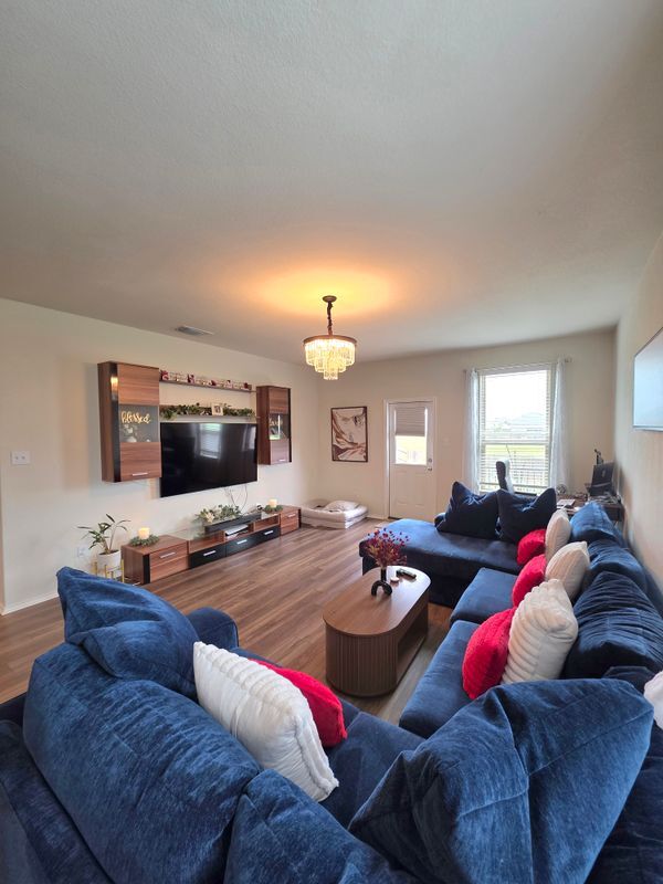 Building Photo - 350 Bedford Falls Ln