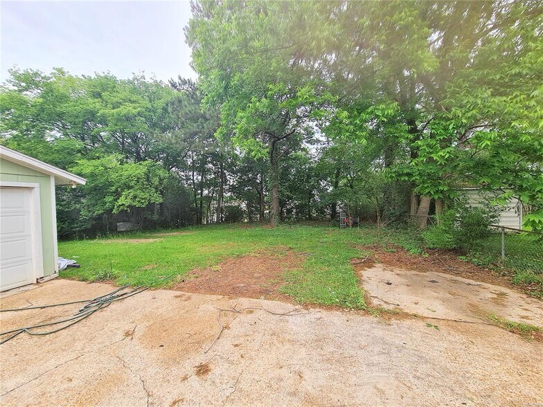 Building Photo - 516 Lawndale Ln