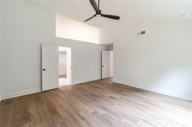 Building Photo - 2601 Garland Way