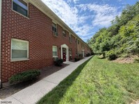 Building Photo - 100 Pierson Miller Dr
