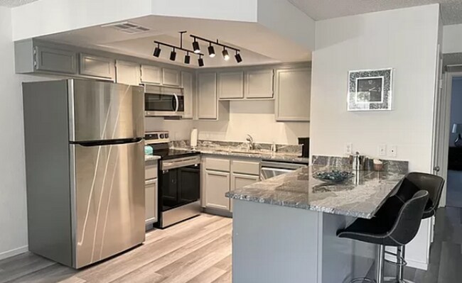 Building Photo - Furnished Rock Springs I Condo!