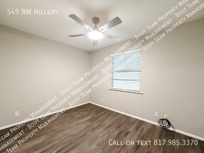 Building Photo - 549 NW Hillery St