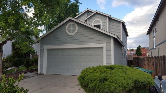 Primary Photo - NICE 3 BED/2.5 BATH/2 CAR GARAGE/1590 SQ. ...