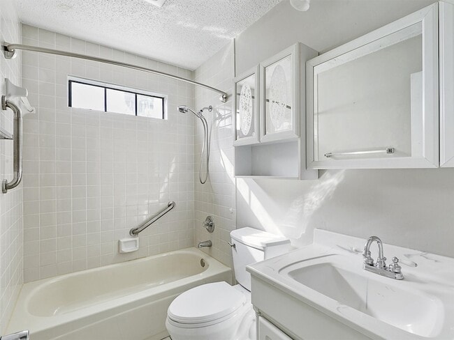 Building Photo - 3109 Devonshire Dr